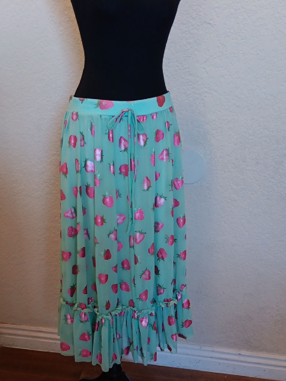 Blackmilk Mint Green And Strawberry 🍓 Skirt Size Large - Picture 2 of 10